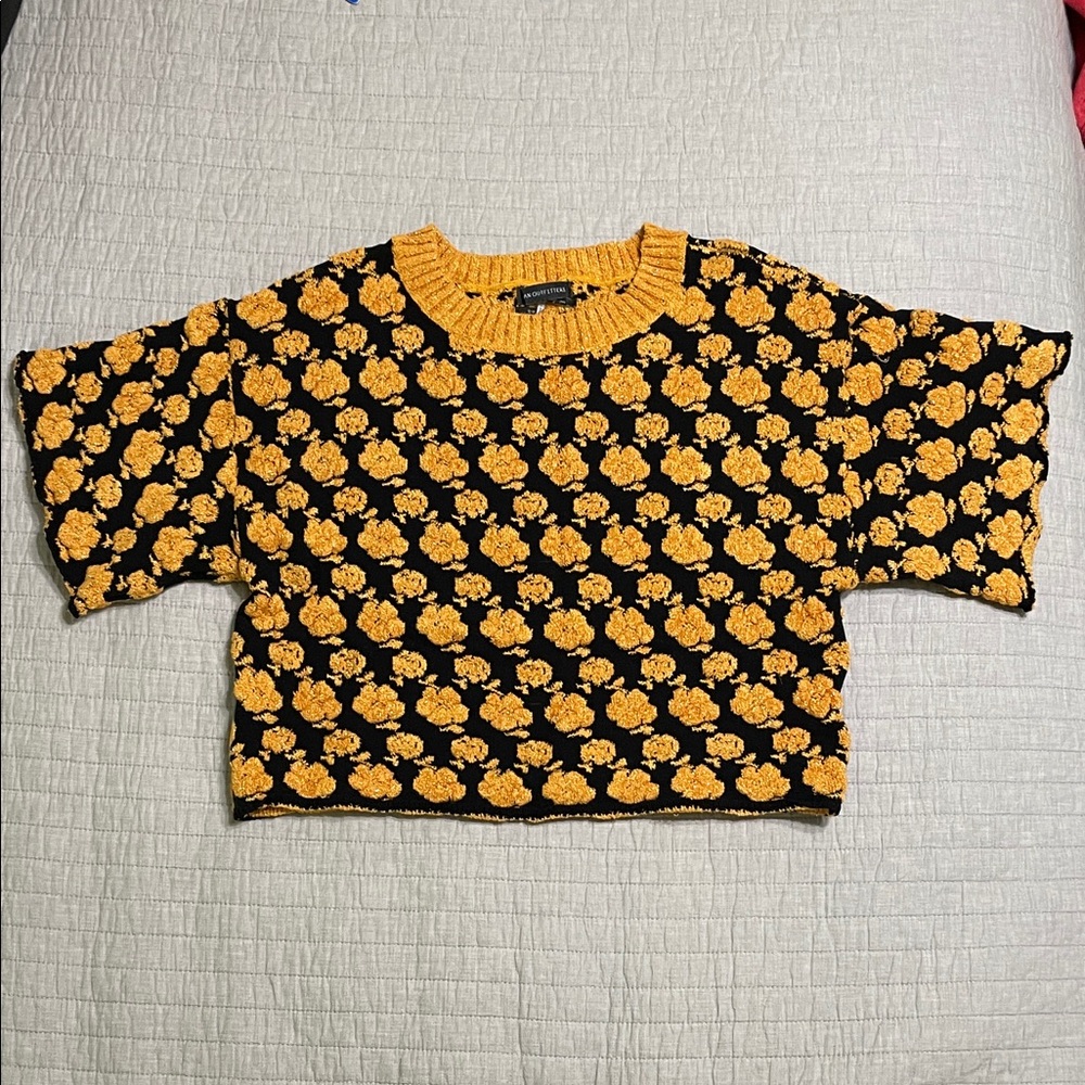 Urban Outfitters Cropped Short Sleeve Sweater Size Small Casual